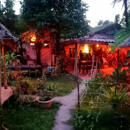 Tortuga Guesthouse Kampot Exteriör bild