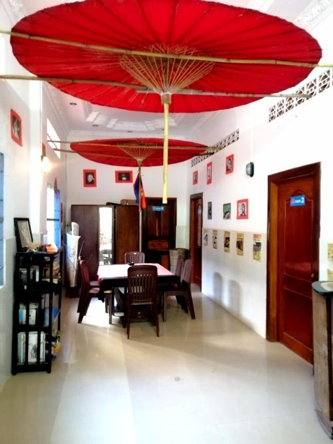 Tortuga Guesthouse Kampot Exteriör bild