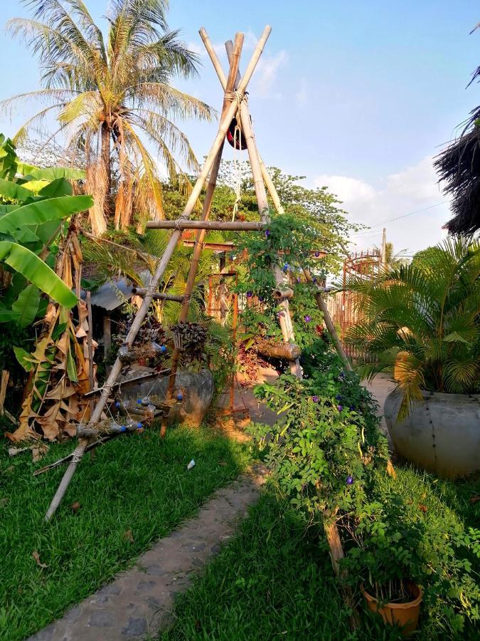 Tortuga Guesthouse Kampot Exteriör bild