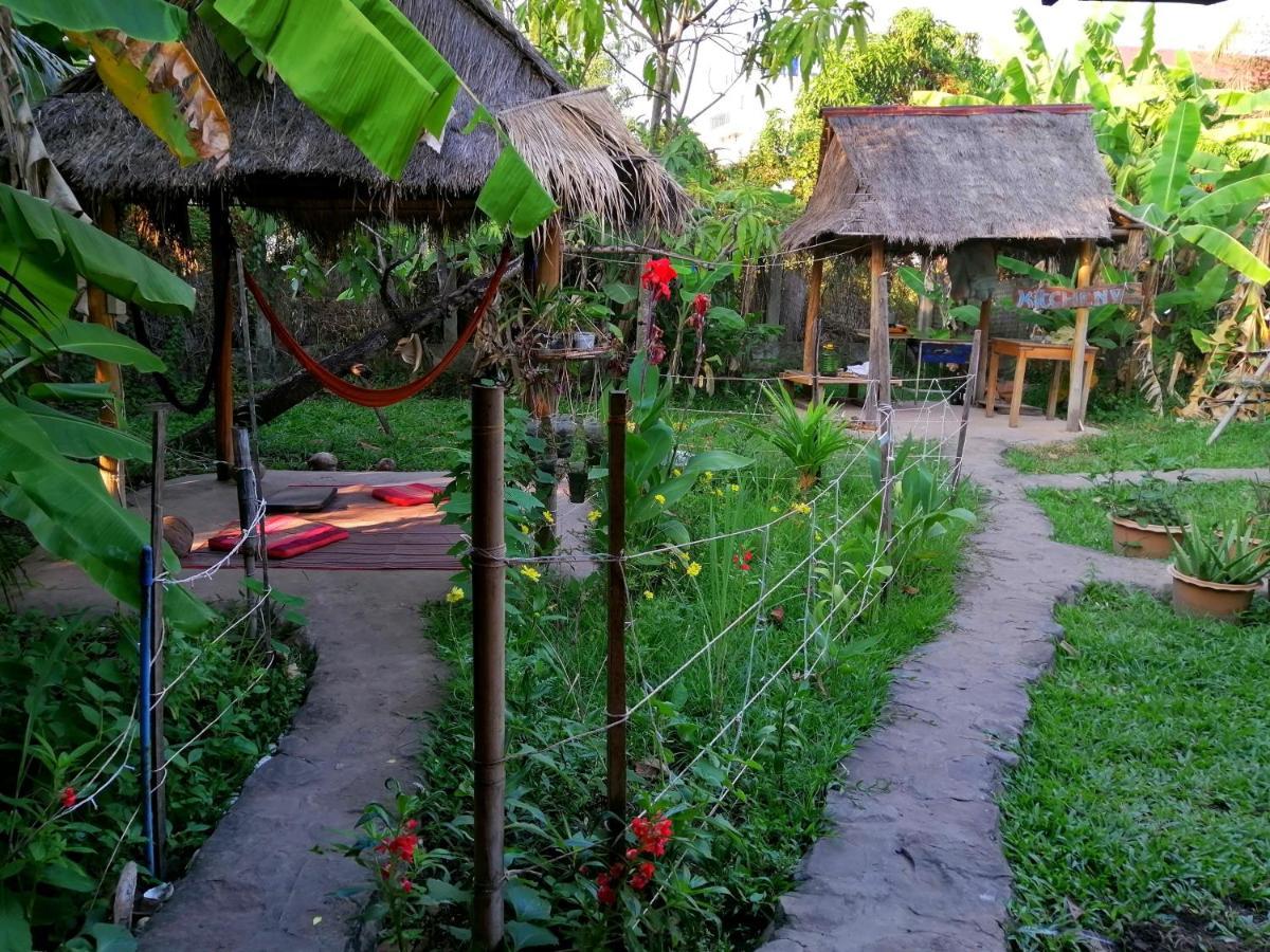 Tortuga Guesthouse Kampot Exteriör bild