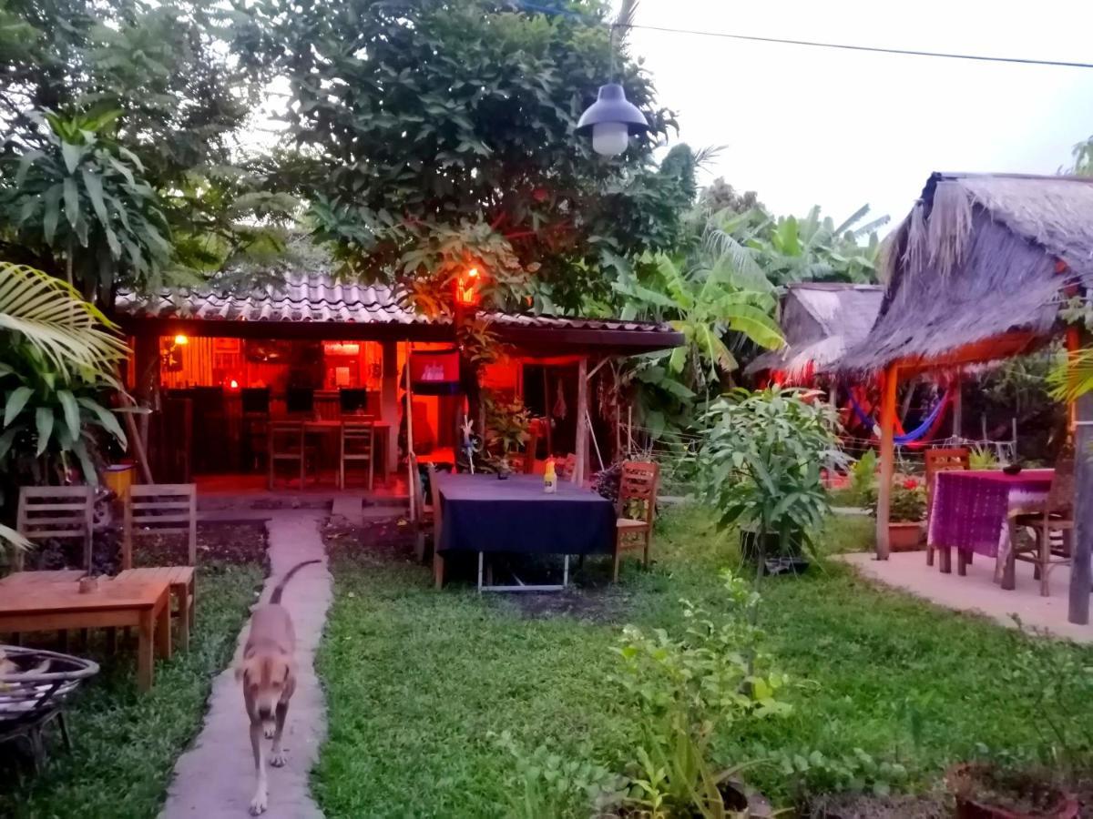 Tortuga Guesthouse Kampot Exteriör bild