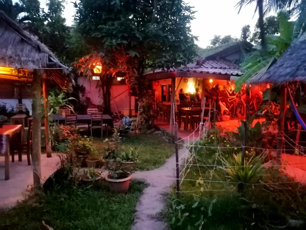 Tortuga Guesthouse Kampot Exteriör bild