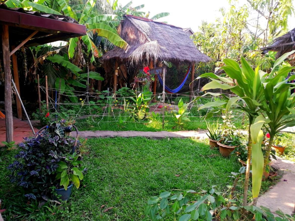 Tortuga Guesthouse Kampot Exteriör bild