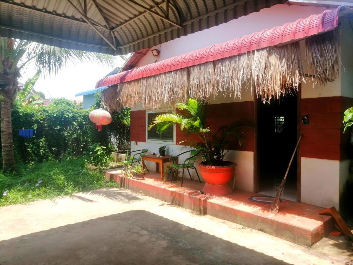 Tortuga Guesthouse Kampot Exteriör bild
