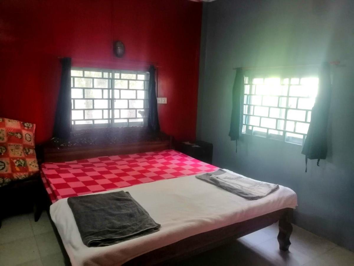 Tortuga Guesthouse Kampot Exteriör bild